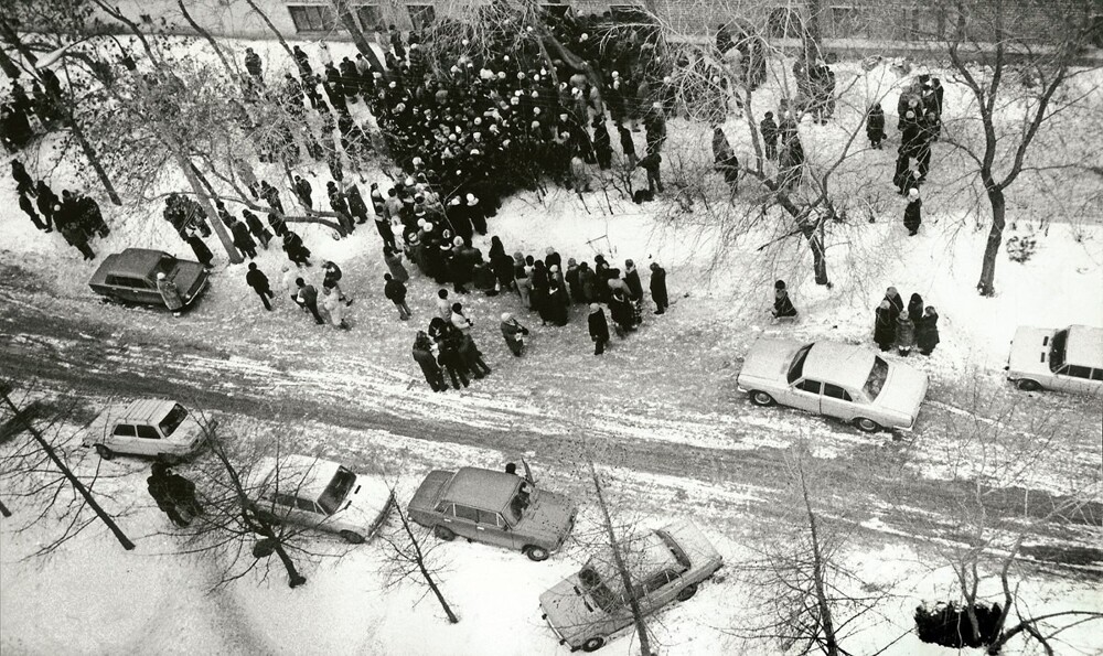 Челябинск. Толпа обманутых вкладчиков "МММ" , 1994 год