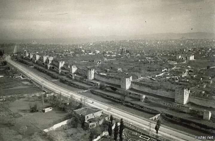 Стены Константинополя в 1950-е годы