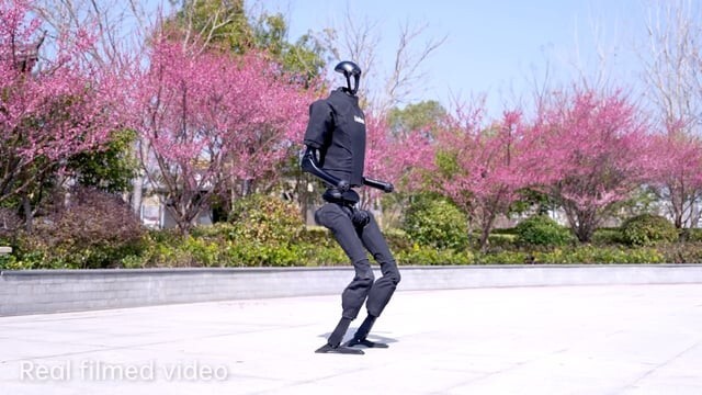Китайский робот побил мировой рекорд по скорости ходьбы