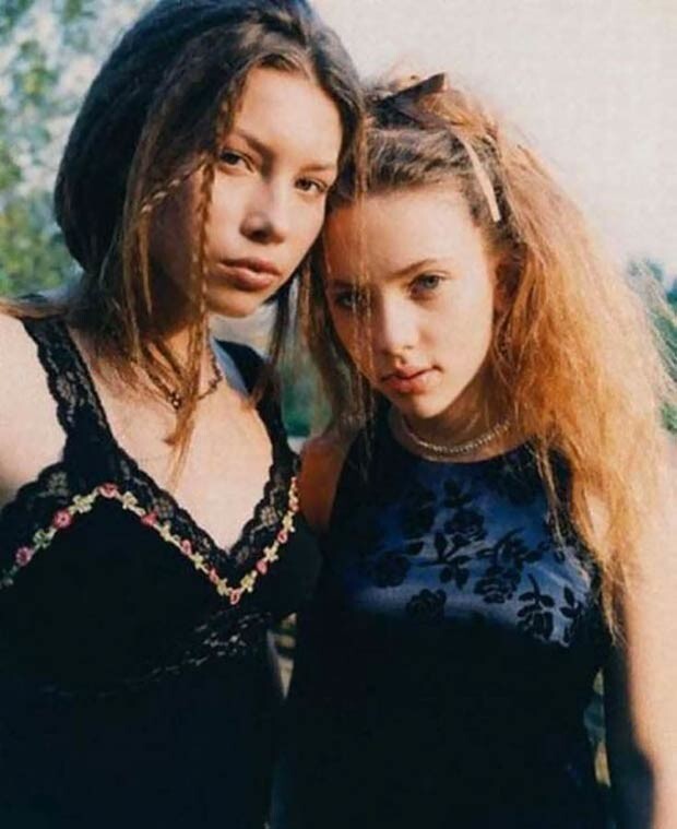 12. Джессика Бил и Скарлетт Йоханссон, 1998 год