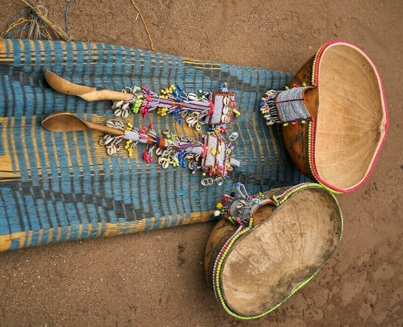 Строят круглые дома и наносят на тело шрамы: как живет удивительное племя ларим