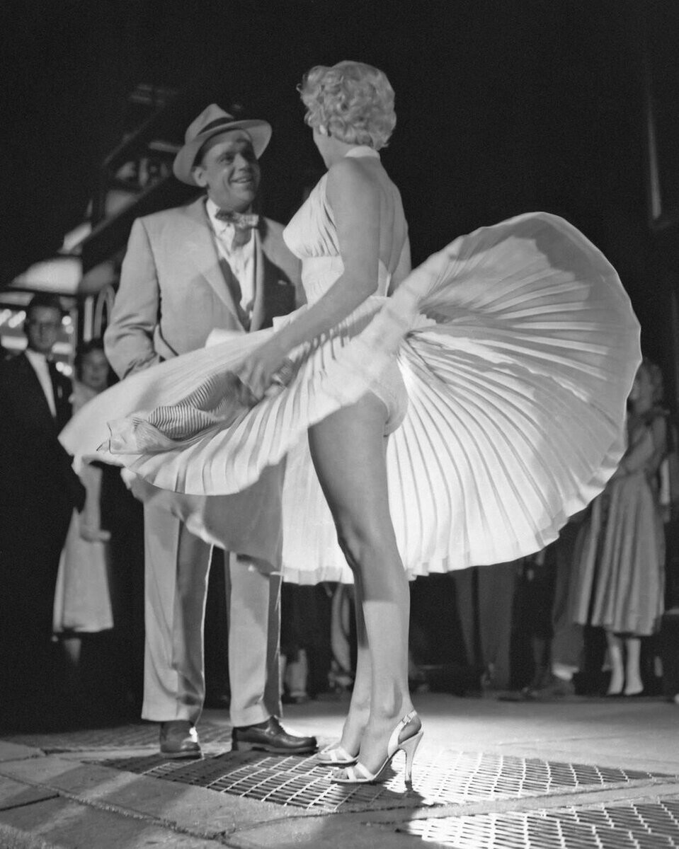 Заглянуть под юбку Мэрилин Монро: легендарные фото, из-за которых развалился брак знаменитой актрисы