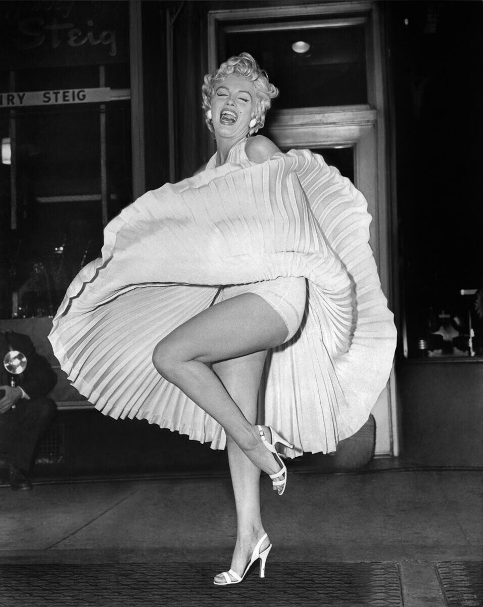 Заглянуть под юбку Мэрилин Монро: легендарные фото, из-за которых развалился брак знаменитой актрисы