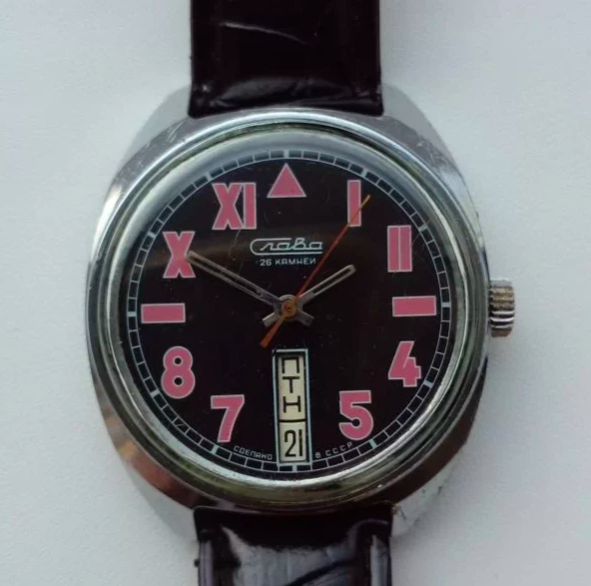 Советские часы с очень странным циферблатом. Зачем он был нужен?