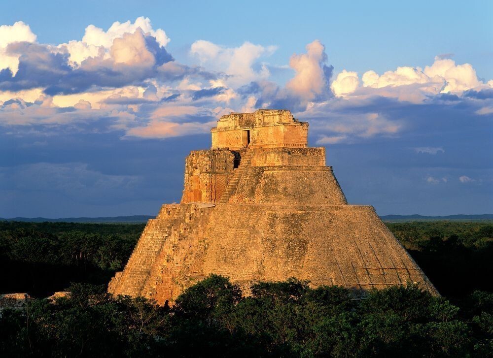 Ведьма, гном, древняя культура майя и Пирамида Мага