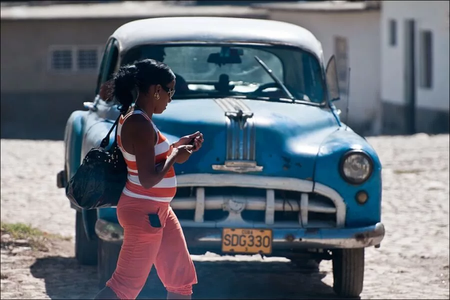 Кубинцы: кто они и как живут под американскими санкциями?