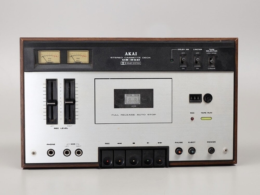 4. Akai CS-34D (Япония, 1976), кассетная дека