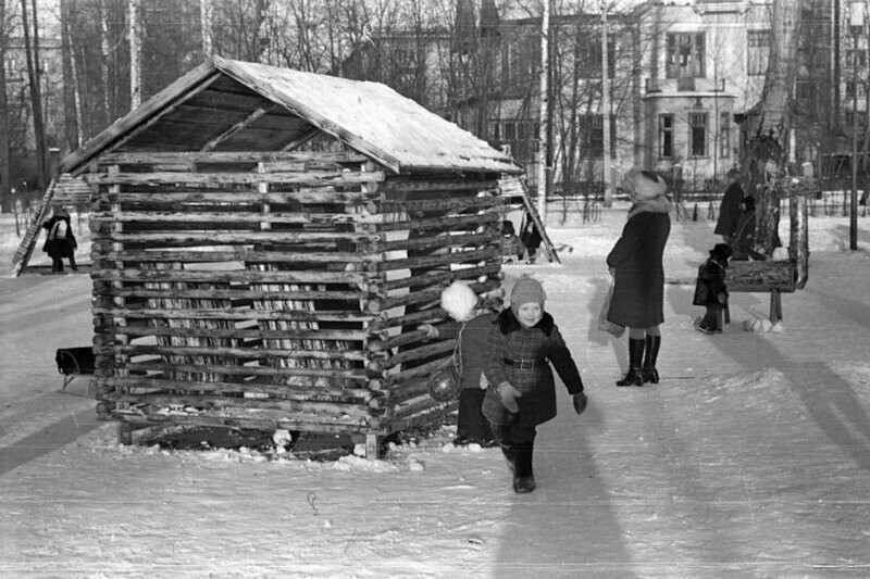 Интересные фотографии времен СССР от Юганск за 26 марта 2024