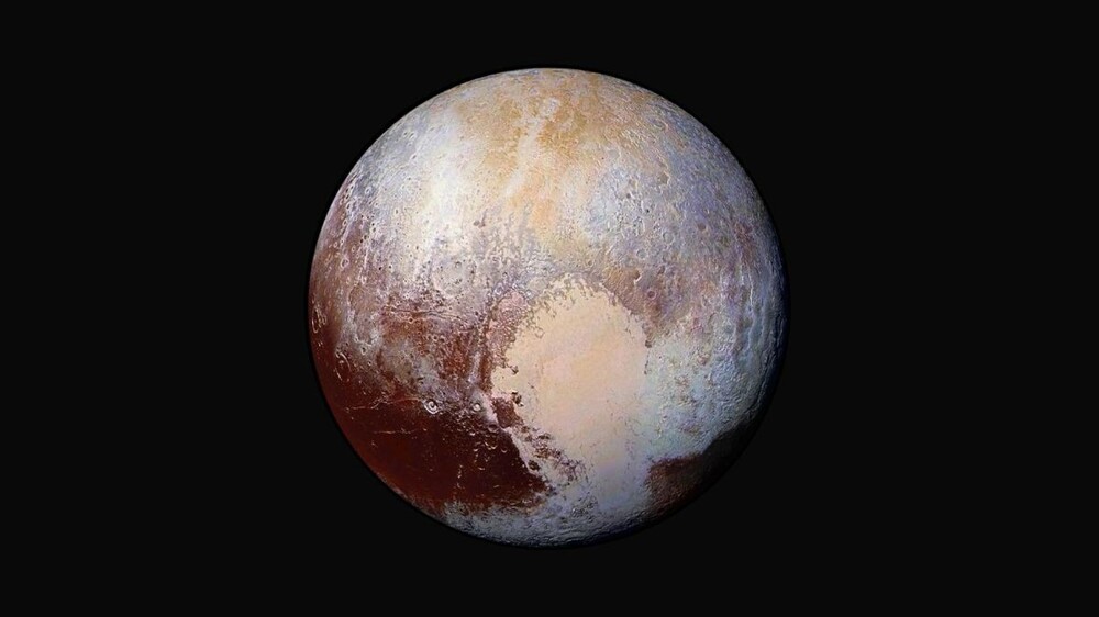 1. Плутон не является планетой. Его лишили статуса планеты ещё в 2006 году - он не попадал под научное определение планеты