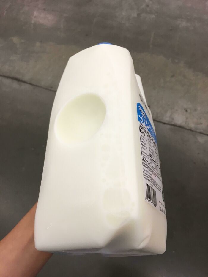 22. "Что за углубление на бутылке молока?"