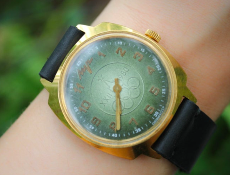 Часы с олимпийской символикой. 1980 год