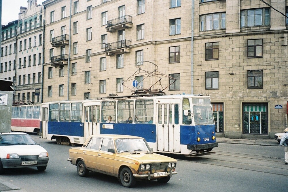 Угол Обводного канала и Московского пр. Санкт-Петербург, 2000 год.