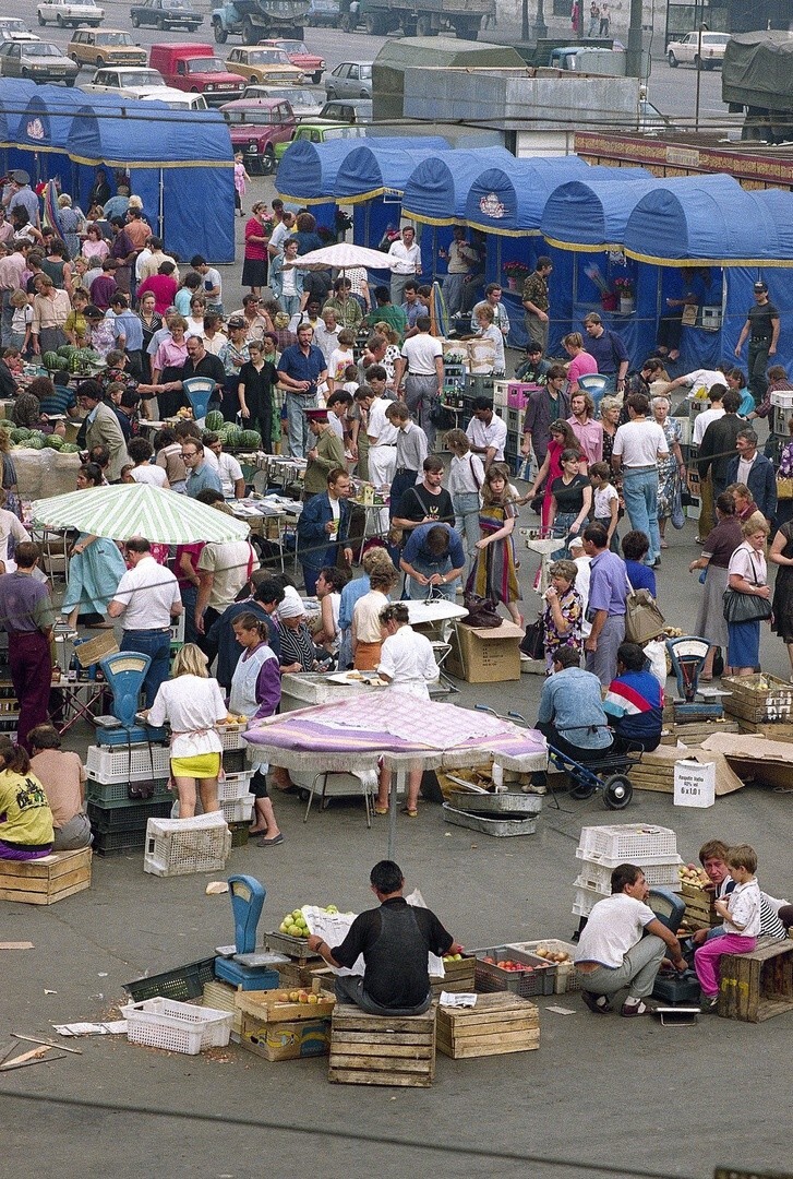 Рынок в Москве, 13 августа 1992 г.