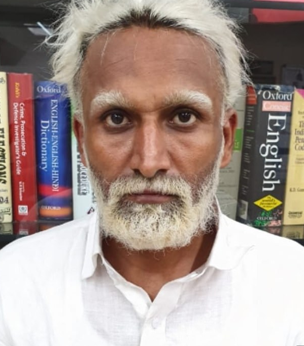 32-летний индус накрасился под 81-летнего, потому что очень хотел работать