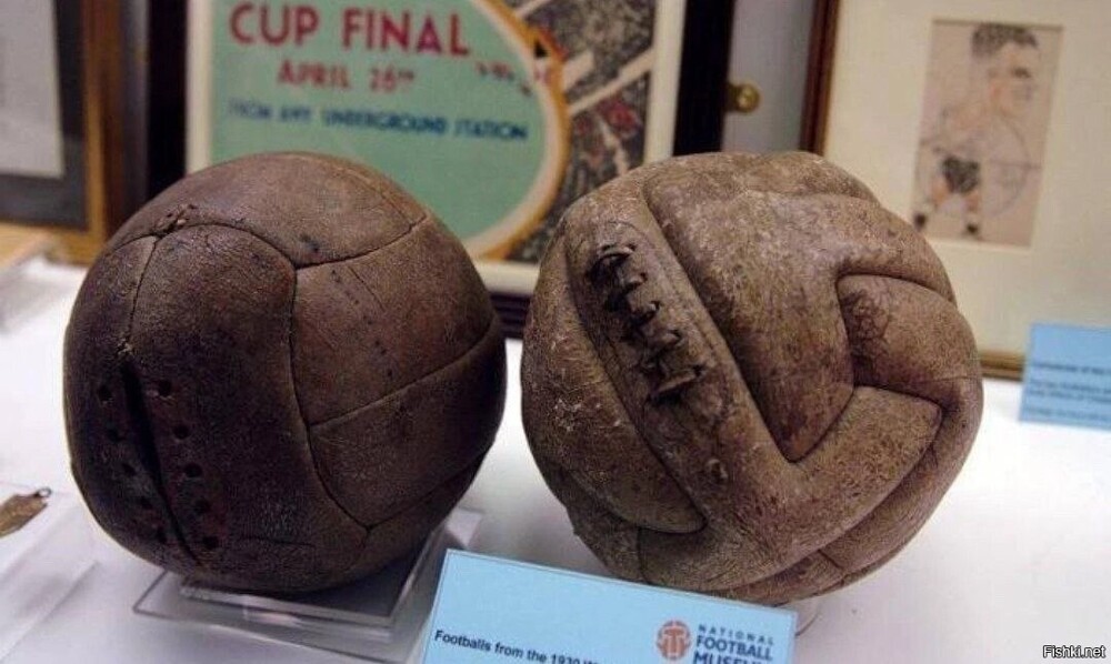 Футбольные мячи, которые использовали во время первого чемпионата мира, 1930 год