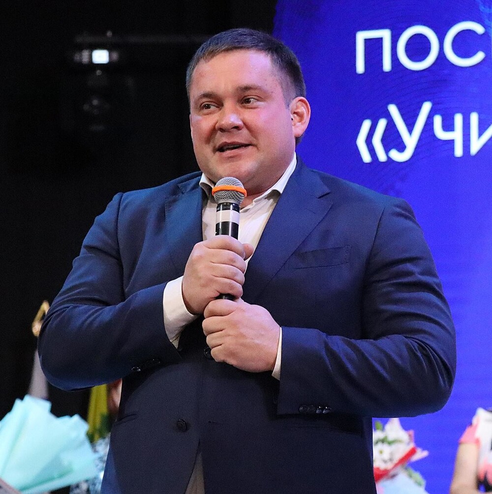 «Так бывает»: чиновник из Иркутской области провёл в соцсетях опрос о своей работе с одними лишь позитивными вариантами ответов