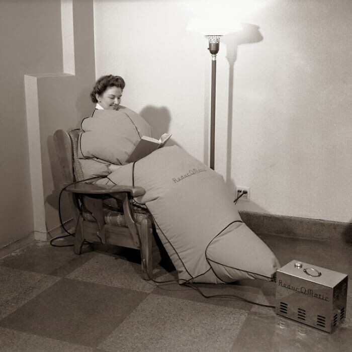 25. Портативная сауна⁠⁠ из 1942 года. Считалось, что она "расплавляет жир"
