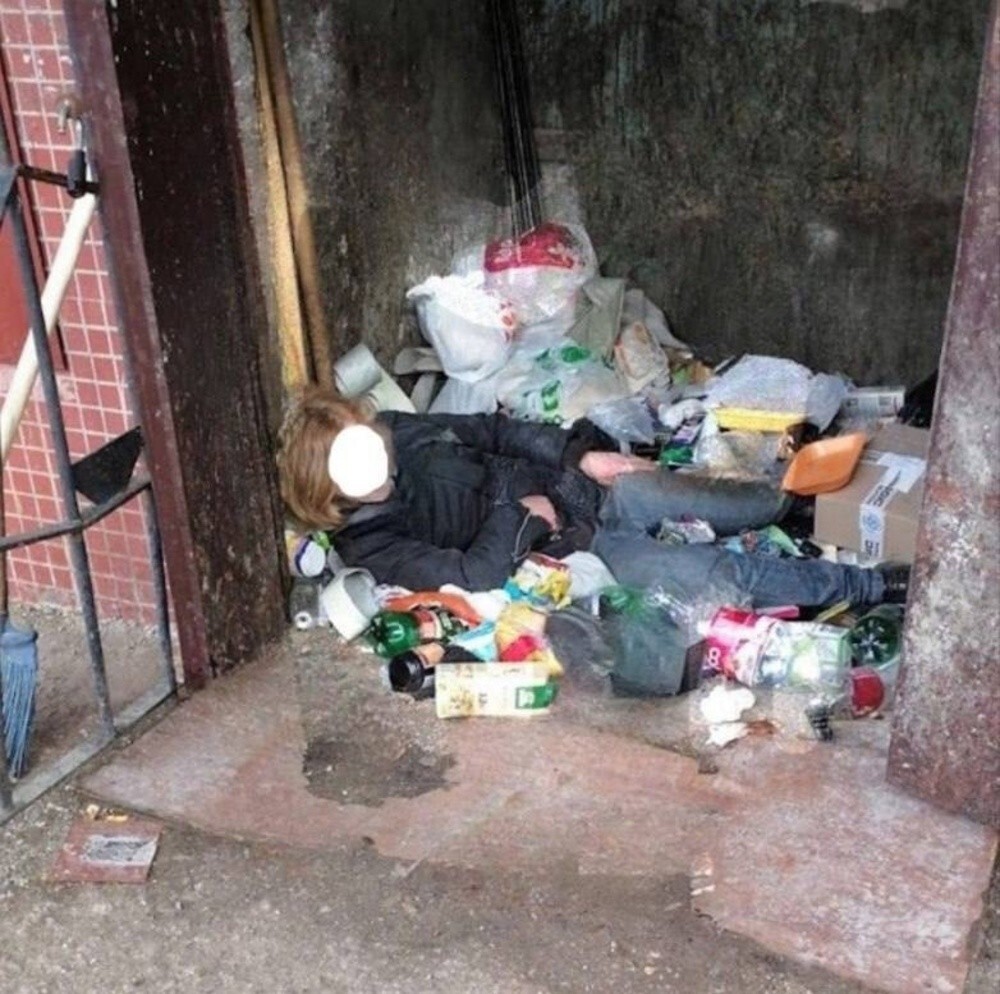 Петербуржец выбросил подругу в мусоропровод