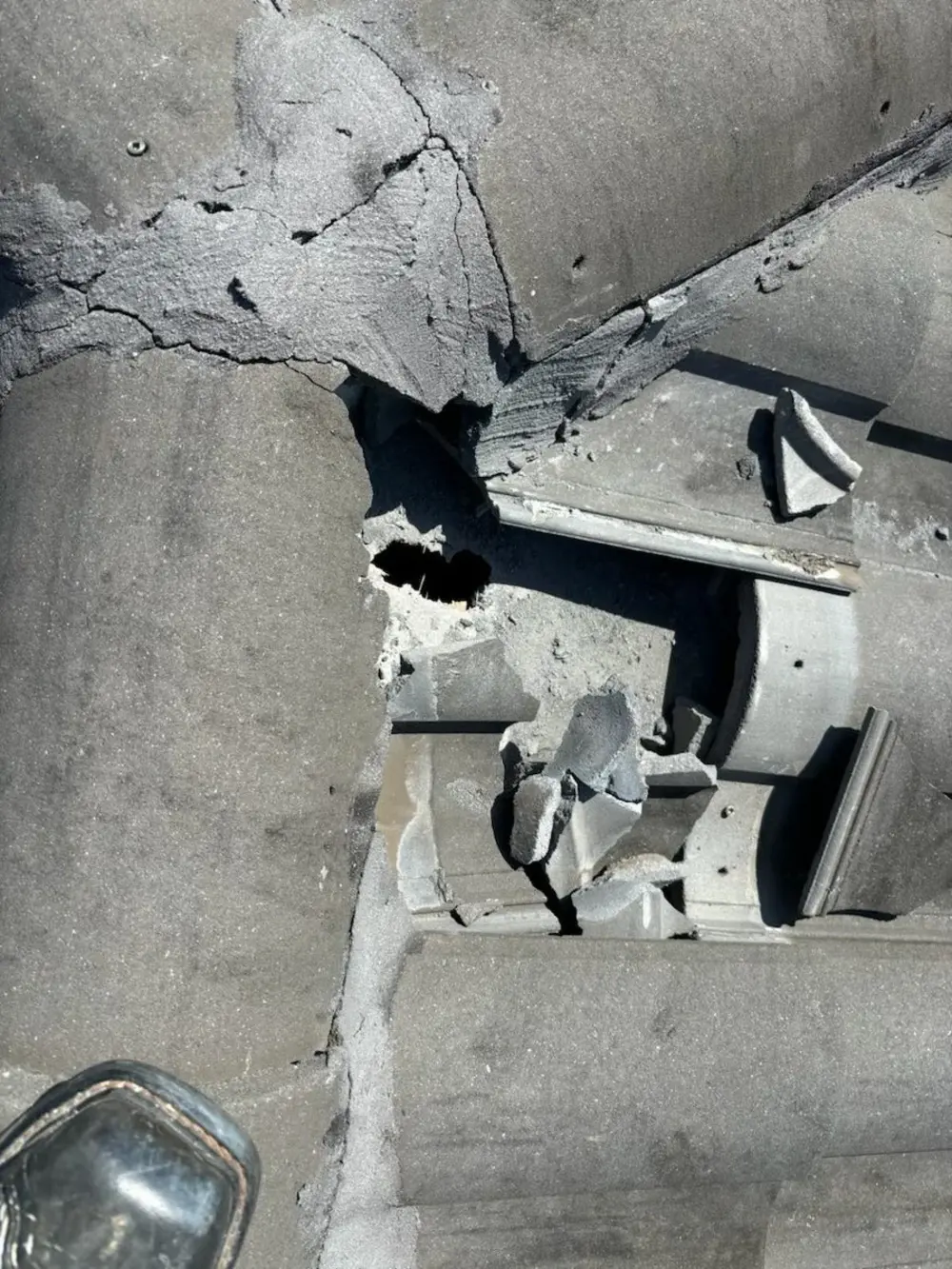 Выброшенный с МКС мусор пробил крышу дома в США