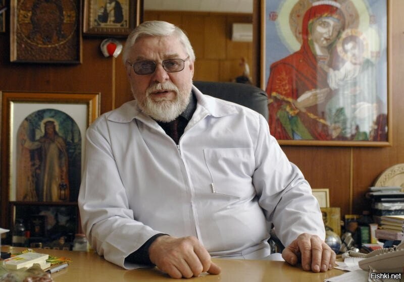 Валентин Иванович Дикуль родился 3 апреля 1948 года в городе Каунас (Литовска...