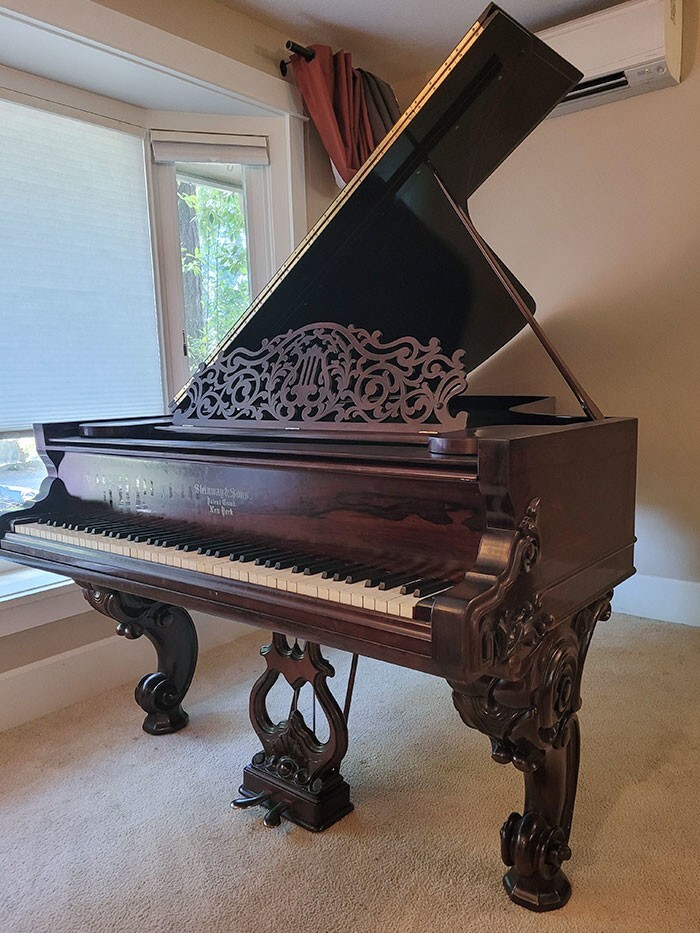 4. "А я унаследовал рояль Steinway & Sons Style 1 Rococo 1864 года"