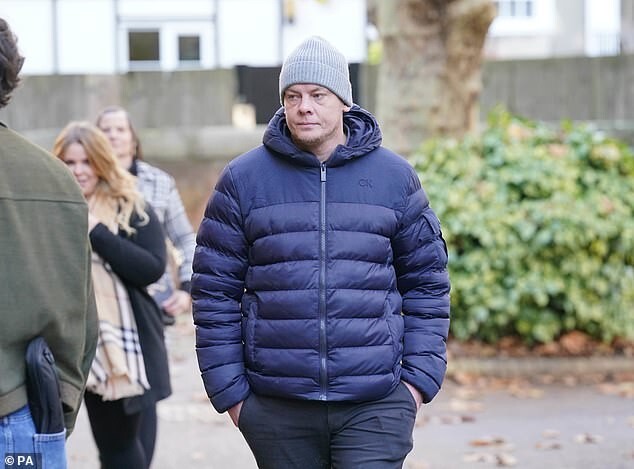 Майкл Джонс (на снимке, покидает магистратский суд Оксфорда в ноябре) обвиняется в краже со взломом