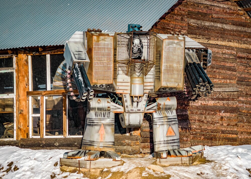 Как инопланетные роботы и фантастические машины поселились на сибирской свалке