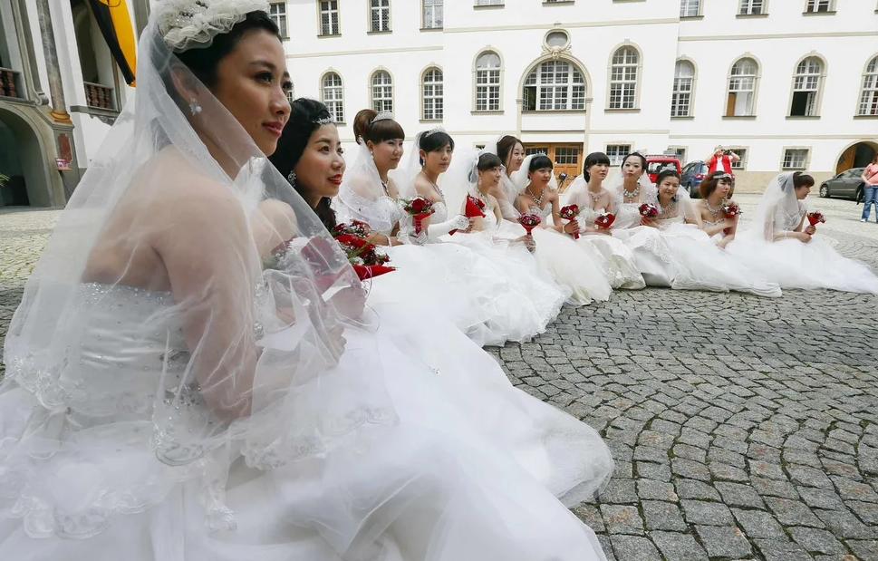 Китай сам выкупает невест для бедняков