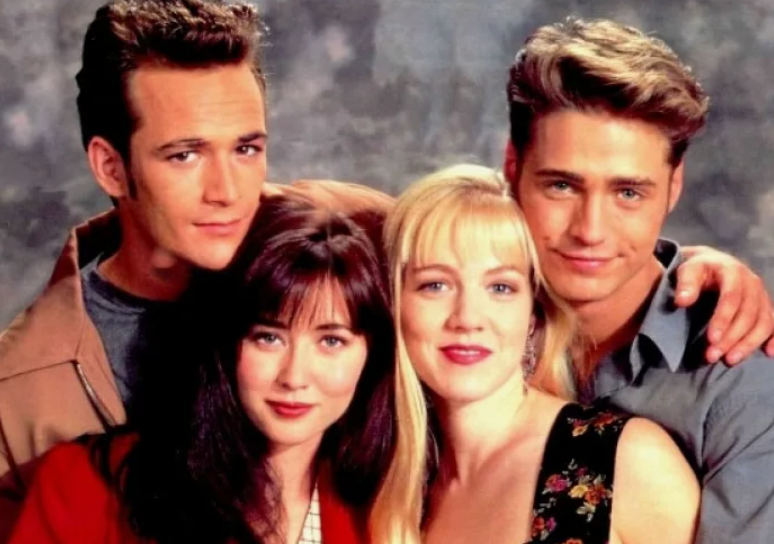 Как снимали сериал "Беверли-Хиллз 90210": 23 интересных факта о сериале и его съемках