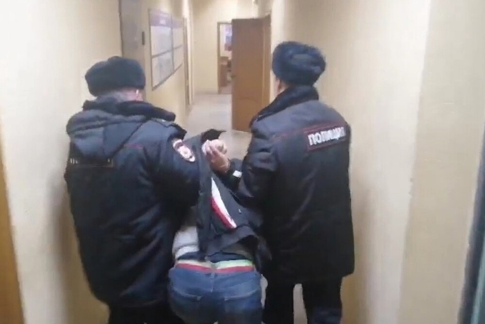 Российские полицейские блюдят авторские права фирмы SONY