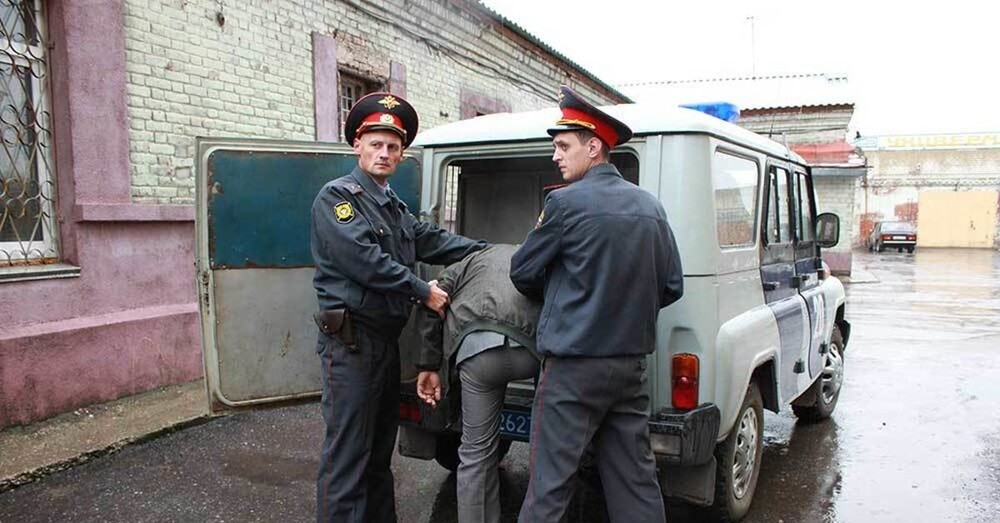 Российские полицейские блюдят авторские права фирмы SONY