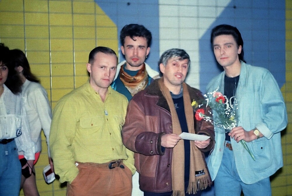 Какой-то мужик, Богдан Титомир, Юрий Айзеншпис и Андрей Державин в СК «Олимпийском», Москва, январь 1991 г.