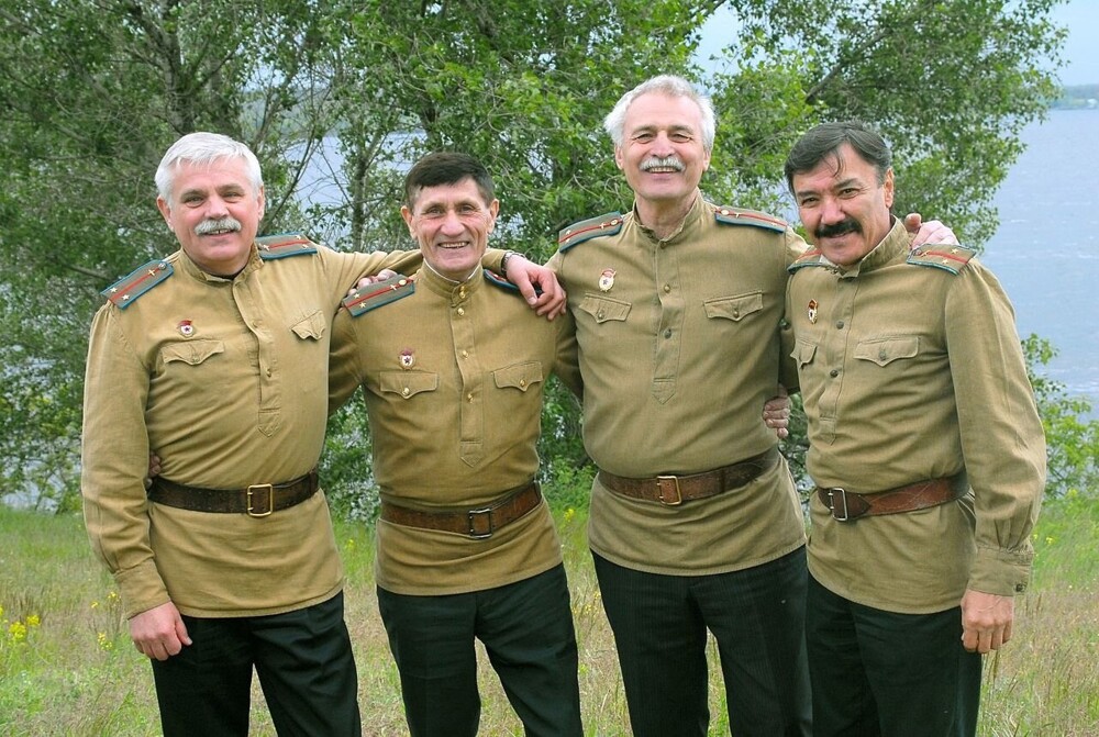 А. Д. Немченко, А. В. Федоринский, В. И. Пащенко и Р. А. Сагдуллаев — актёры фильма «В бой идут одни "старики"» 35 лет спустя (в 2008 году).