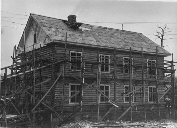 Череповец, Вологодская область. Дом Горэлектростанции (метод народной стройки), 1957 год.