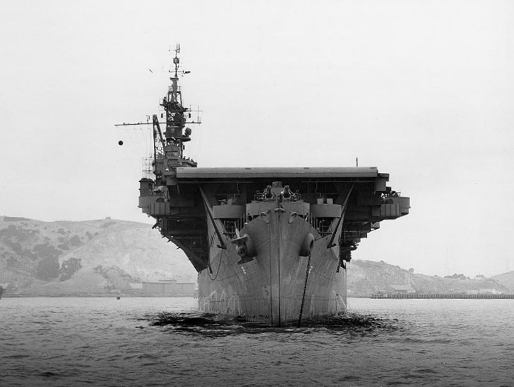 Ночные взлёты и ядерные испытания. Судьба авианосца USS Independence