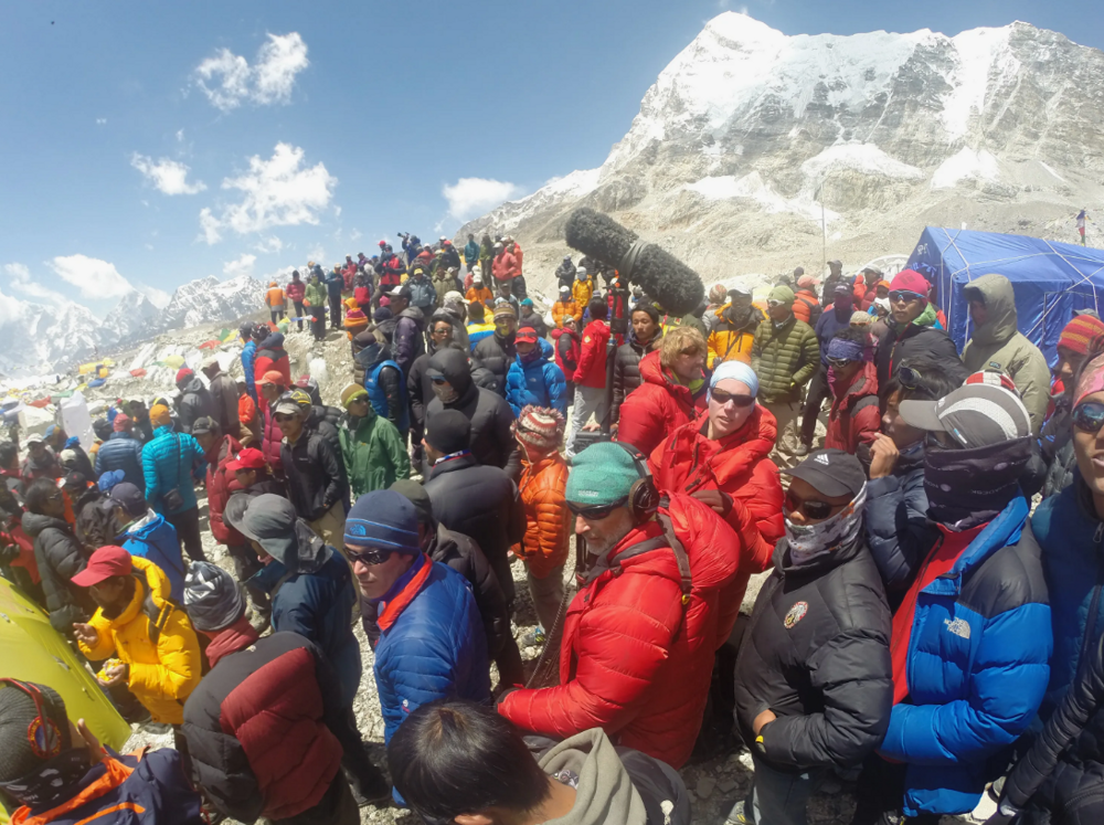 Альпинисты погибают на Эвересте из-за пробок