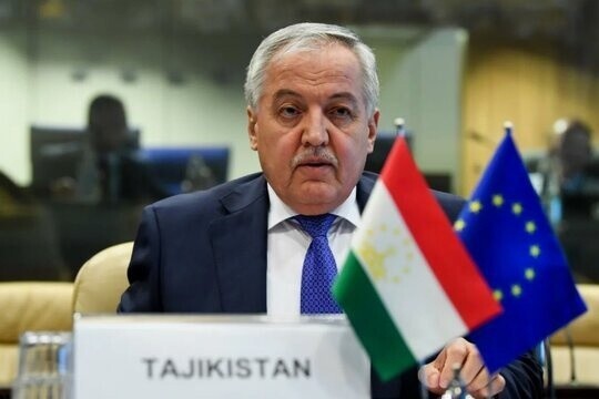 В МИДе Таджикистана озлобились на Россию и слышны русофобские заявления...а чего было ожидать то? страна зависящая от трудового и прочего рынка РФ давно машет флагами ЕС и США