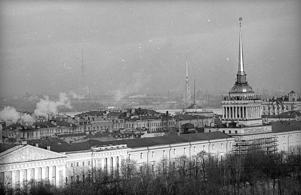 Как советские пилоты посадили самолет на воду в центре Ленинграда