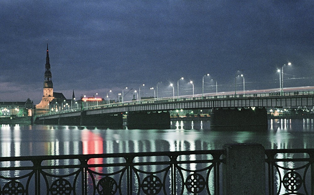 Рига. Каменный мост через реку Даугаву в 1980