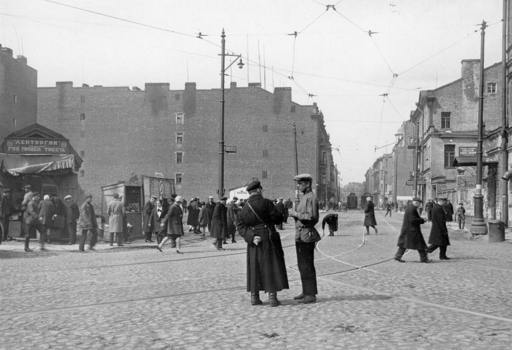 Ленинград. Улица Розы Люксембург (Введенская), вид с Кронверкского проспекта, 1930 год.