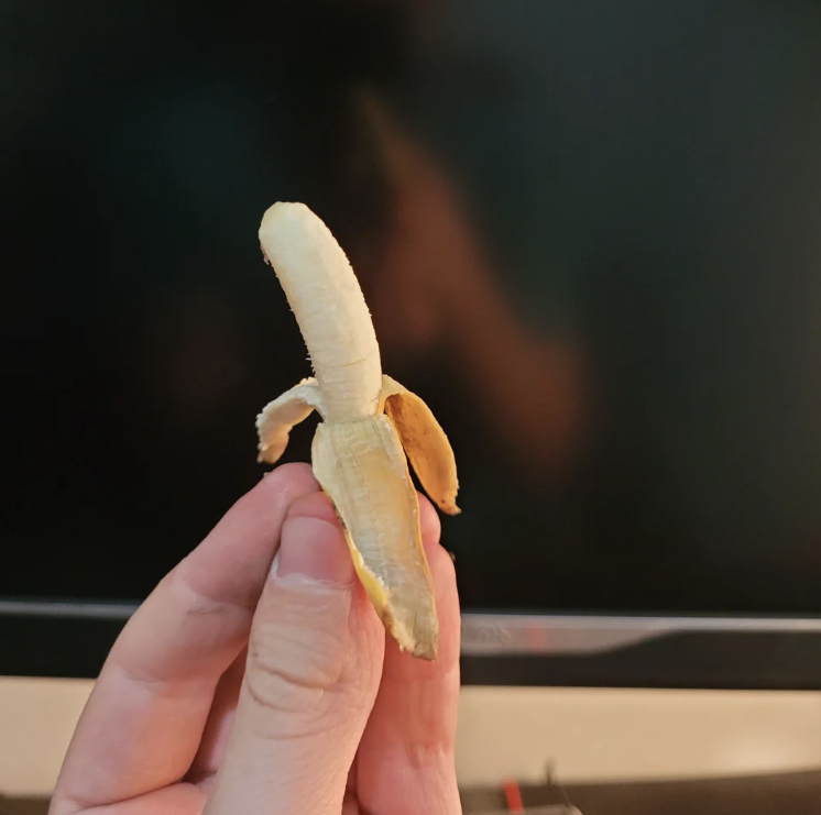1. Крошечный банан