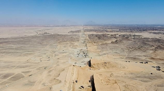 Саудовская Аравия начала строить мегаполис будущего в пустыне, но кое-что пошло не по плану