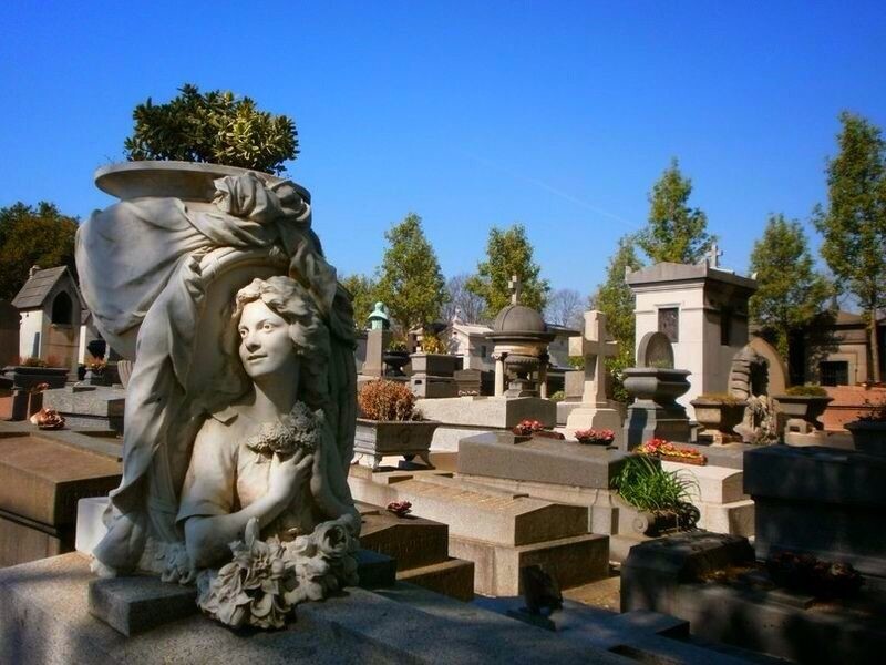 Как заказать и у кого купить памятник на кладбище, чтобы честно и без переплат