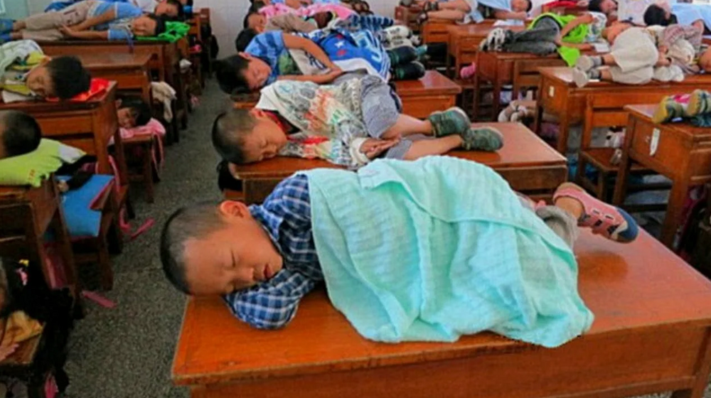 В Китае запретили школьную домашку после 9 вечера