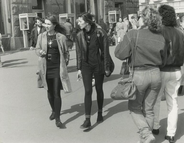Девушки на улицах Москвы, 29 апреля 1992 год