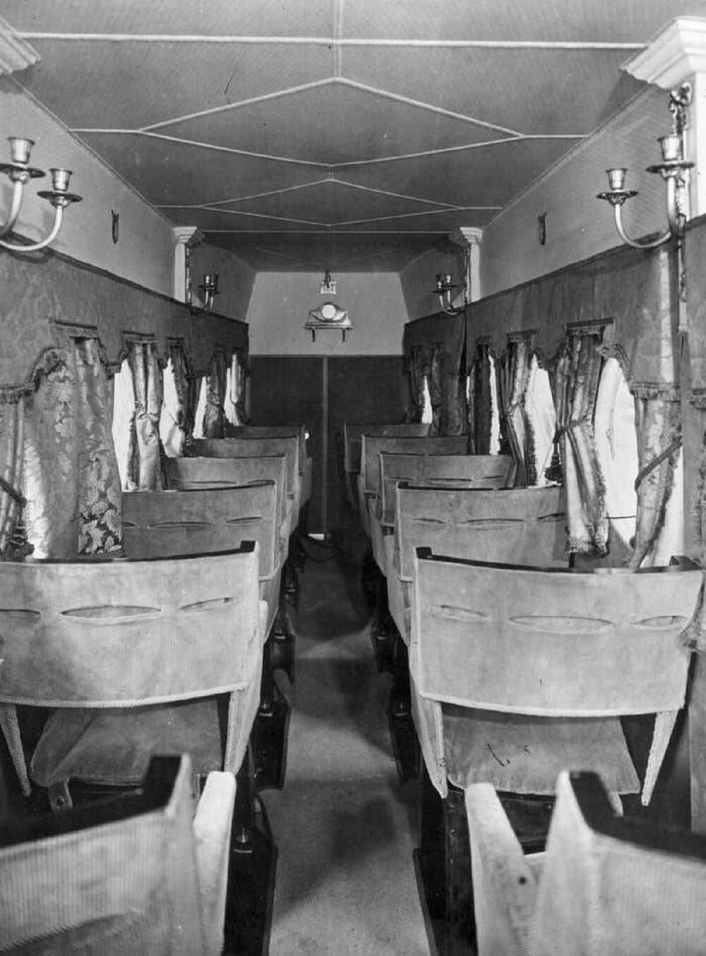 1. Салон пассажирского самолета в 1930-х годах
