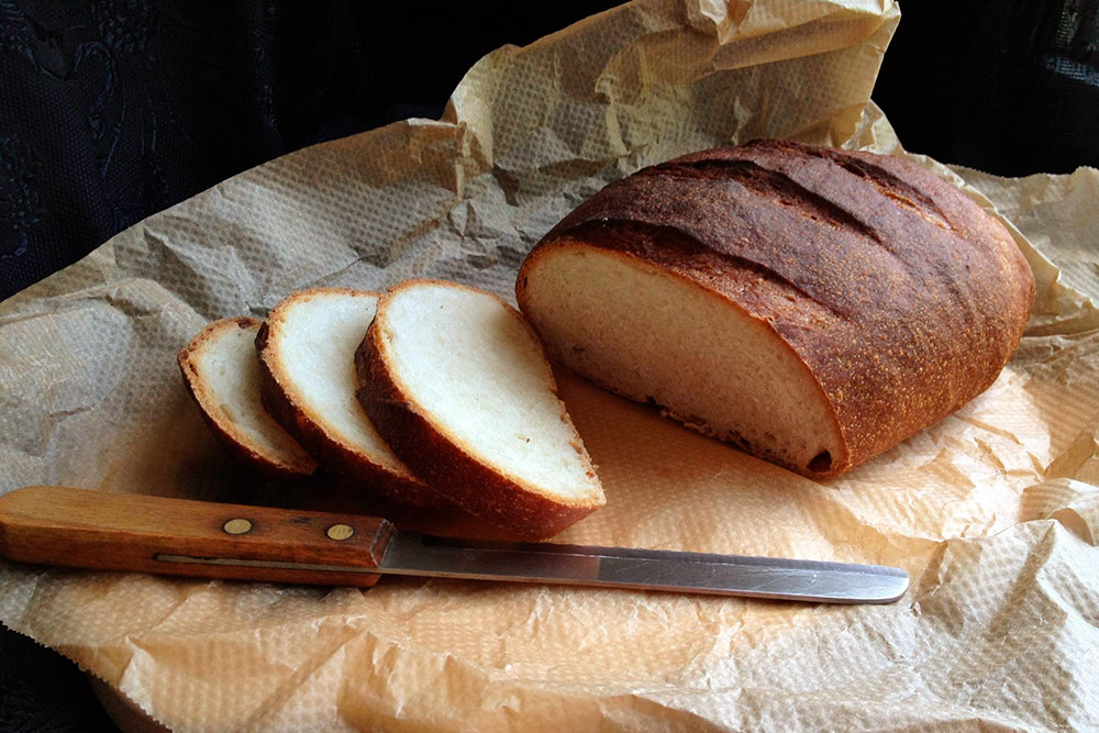 «Это нормально и даже полезно»: в России стали печь хлеб с добавлением протеина из мух