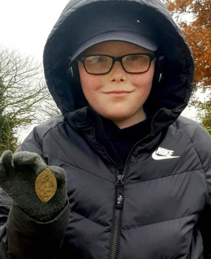 10-ти летний мальчик нашёл с помощью металлоискателя церковную печать 13 века