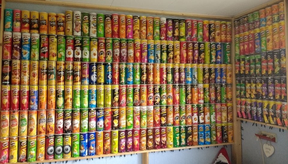12. «Коллекция Pringles моего друга»