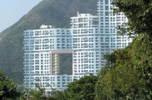 Дырявые небоскребы Гонконга
